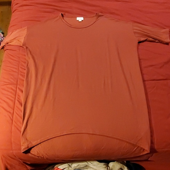 XS Lularoe Irma maroon/burgundy - Picture 1 of 2